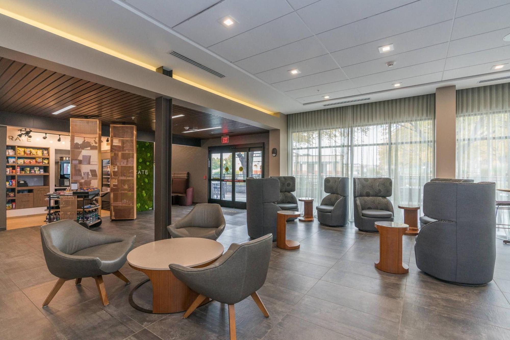 Courtyard By Marriott West Springfield Hotel Exterior photo
